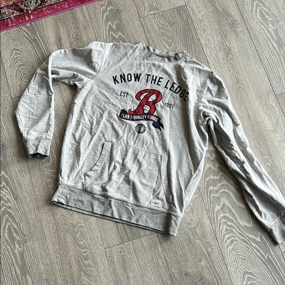 Gray Graphic Sweatshirt